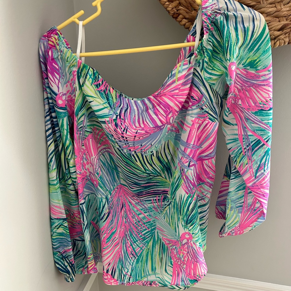 Lilly Pulitzer off the shoulder top jungle print. Worn twice, great condition.